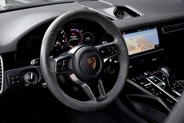 Porsche Cayenne Coupé 3.0 E-Hybrid 462pk Lightweight Package | Carbon Exterieur | Carbon Dak | 22'' GT Design Wielen | Sportuitlaat |
