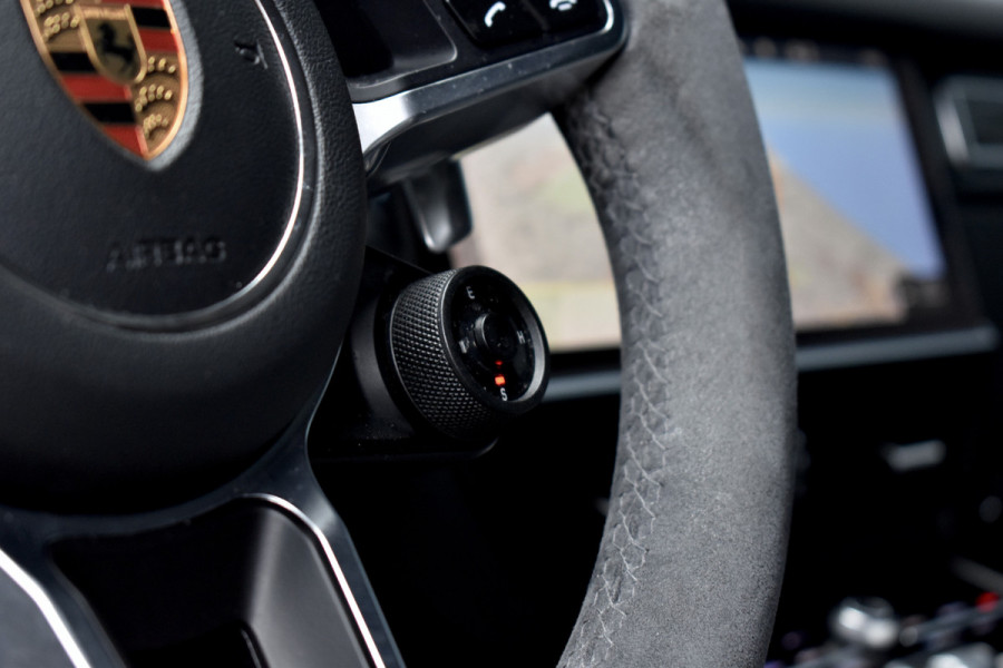 Porsche Cayenne Coupé 3.0 E-Hybrid 462pk Lightweight Package | Carbon Exterieur | Carbon Dak | 22'' GT Design Wielen | Sportuitlaat |