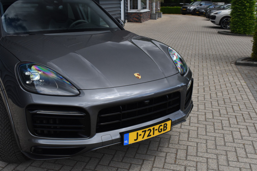 Porsche Cayenne Coupé 3.0 E-Hybrid 462pk Lightweight Package | Carbon Exterieur | Carbon Dak | 22'' GT Design Wielen | Sportuitlaat |