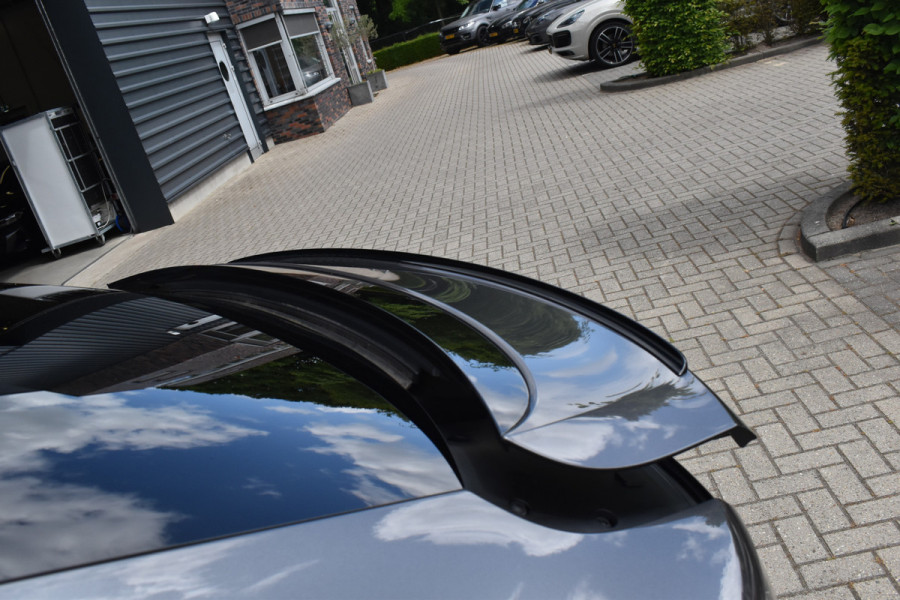 Porsche Cayenne Coupé 3.0 E-Hybrid 462pk Lightweight Package | Carbon Exterieur | Carbon Dak | 22'' GT Design Wielen | Sportuitlaat |