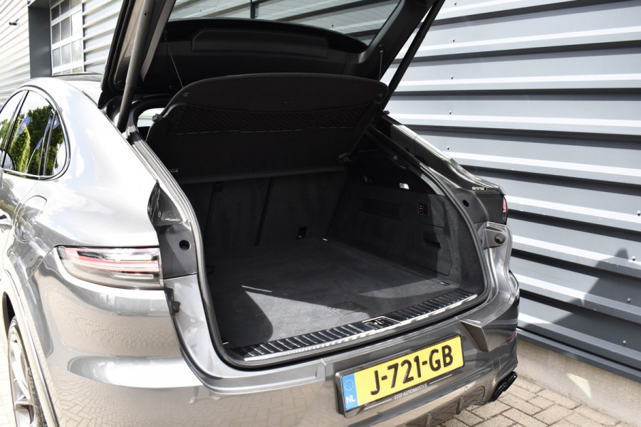Porsche Cayenne Coupé 3.0 E-Hybrid 462pk Lightweight Package | Carbon Exterieur | Carbon Dak | 22'' GT Design Wielen | Sportuitlaat |