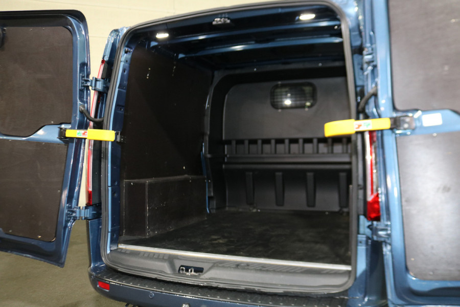 Ford Transit Custom 2.0 TDci 185pk L2 H1 Sport DC Airco Trekhaak Navigatie
