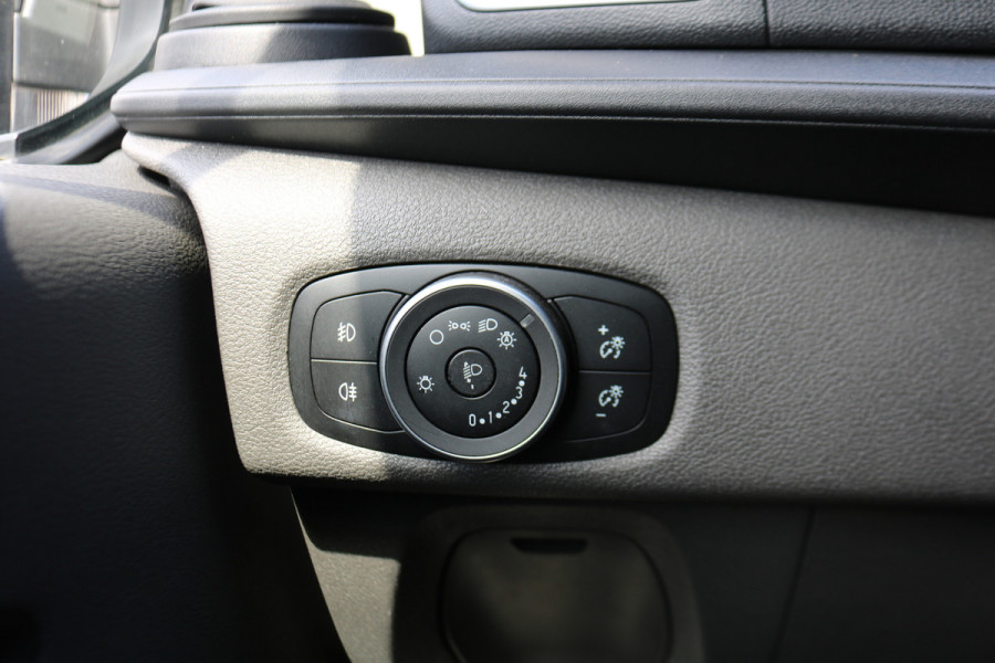 Ford Transit Custom 2.0 TDci 185pk L2 H1 Sport DC Airco Trekhaak Navigatie