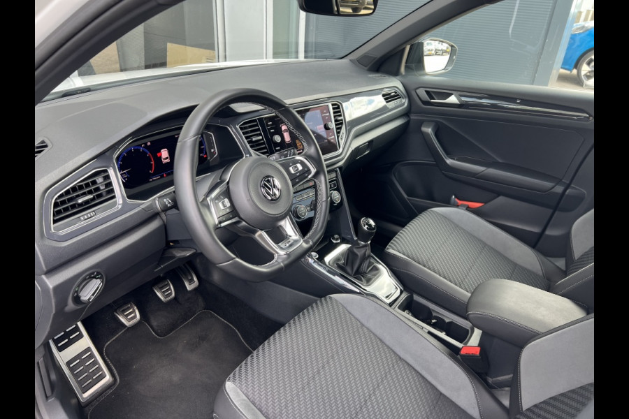 Volkswagen T-Roc 1.5 TSI R-LINE, VIRTUAL COCKPIT, KEYLESS, CAMERA