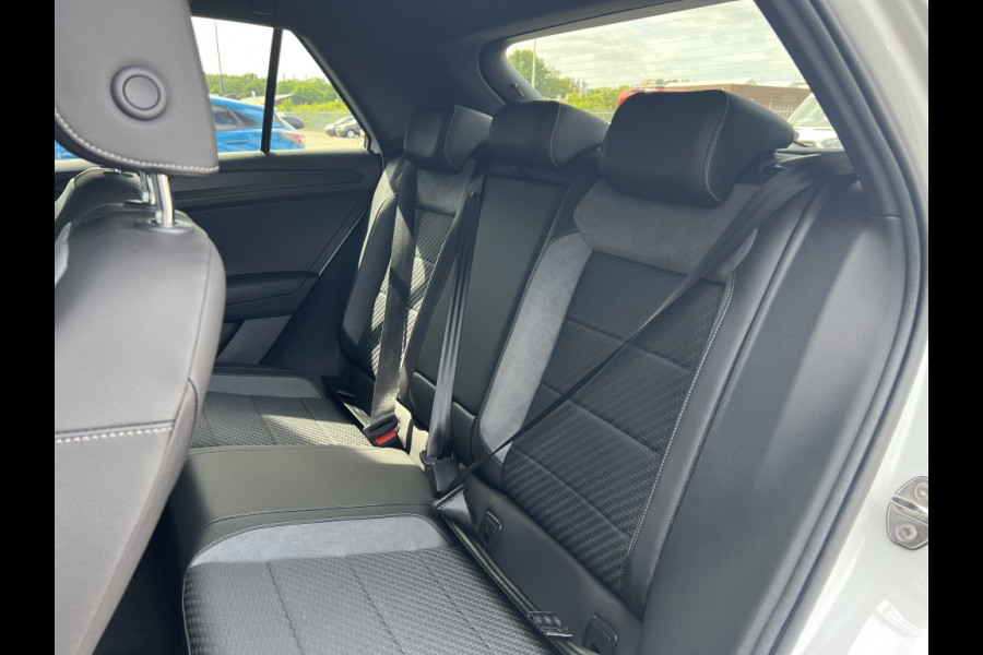 Volkswagen T-Roc 1.5 TSI R-LINE, VIRTUAL COCKPIT, KEYLESS, CAMERA