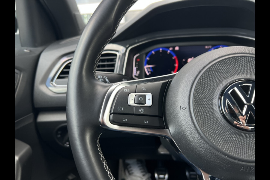 Volkswagen T-Roc 1.5 TSI R-LINE, VIRTUAL COCKPIT, KEYLESS, CAMERA