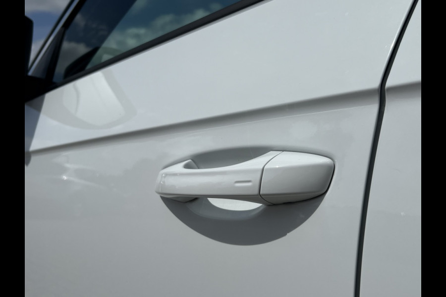 Volkswagen T-Roc 1.5 TSI R-LINE, VIRTUAL COCKPIT, KEYLESS, CAMERA