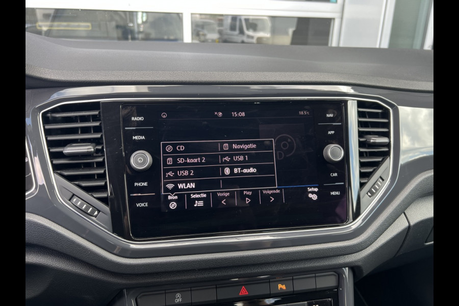 Volkswagen T-Roc 1.5 TSI R-LINE, VIRTUAL COCKPIT, KEYLESS, CAMERA