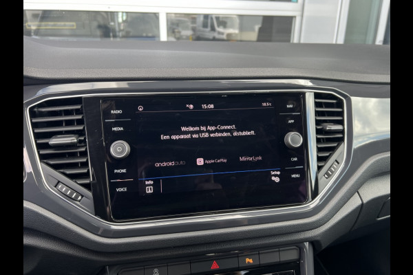 Volkswagen T-Roc 1.5 TSI R-LINE, VIRTUAL COCKPIT, KEYLESS, CAMERA