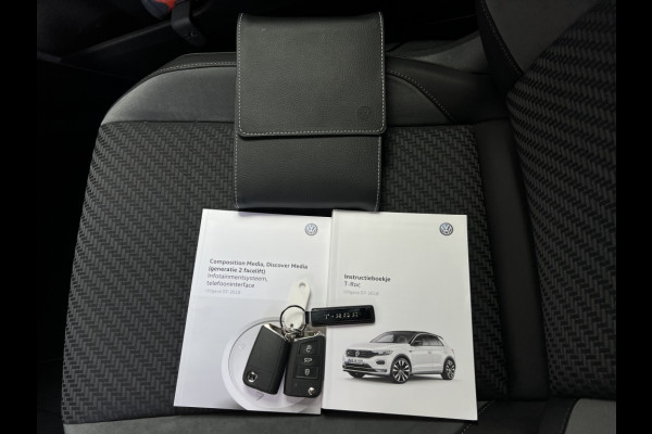 Volkswagen T-Roc 1.5 TSI R-LINE, VIRTUAL COCKPIT, KEYLESS, CAMERA