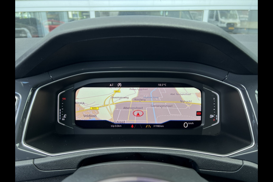 Volkswagen T-Roc 1.5 TSI R-LINE, VIRTUAL COCKPIT, KEYLESS, CAMERA