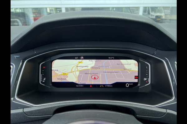 Volkswagen T-Roc 1.5 TSI R-LINE, VIRTUAL COCKPIT, KEYLESS, CAMERA