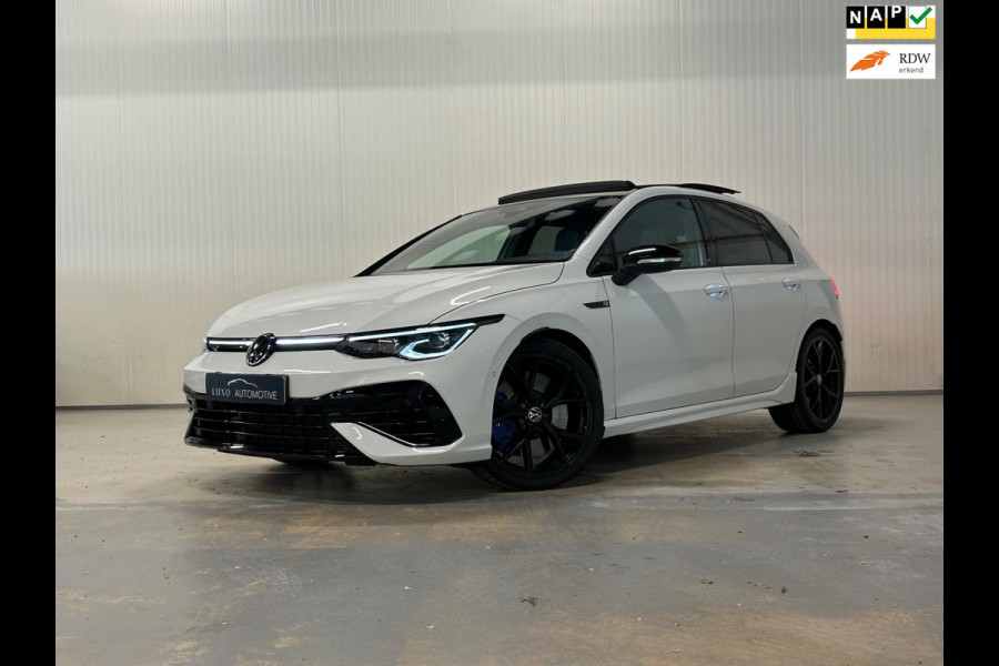 Volkswagen Golf 2.0 TSI R 4Motion | AKRAPOVIC | IQ LIGHTS | HARMAN KARDON | PANO