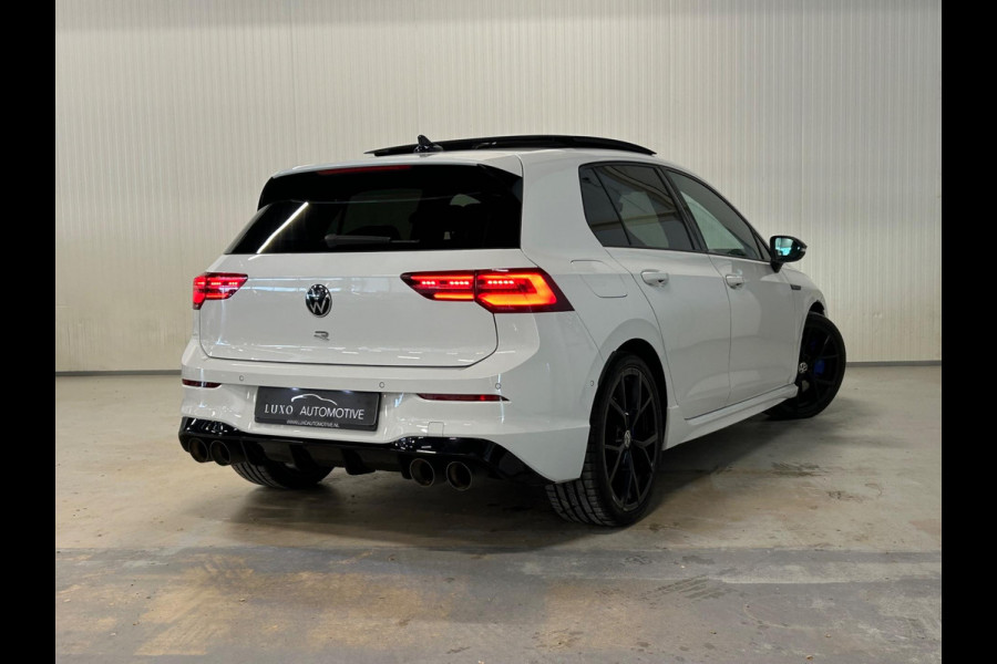 Volkswagen Golf 2.0 TSI R 4Motion | AKRAPOVIC | IQ LIGHTS | HARMAN KARDON | PANO