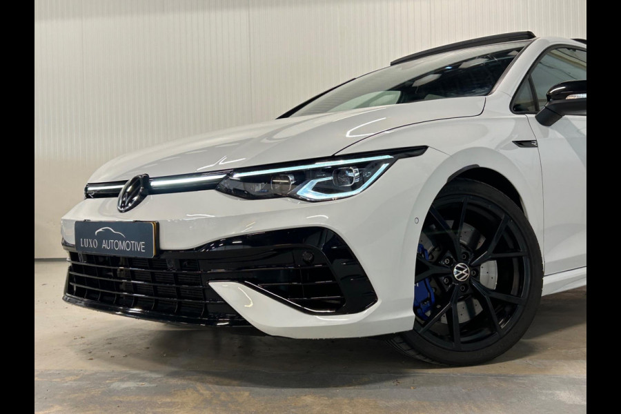 Volkswagen Golf 2.0 TSI R 4Motion | AKRAPOVIC | IQ LIGHTS | HARMAN KARDON | PANO
