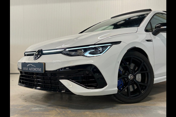 Volkswagen Golf 2.0 TSI R 4Motion | AKRAPOVIC | IQ LIGHTS | HARMAN KARDON | PANO