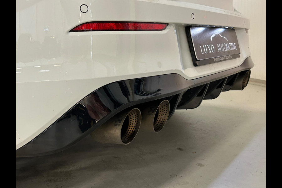 Volkswagen Golf 2.0 TSI R 4Motion | AKRAPOVIC | IQ LIGHTS | HARMAN KARDON | PANO