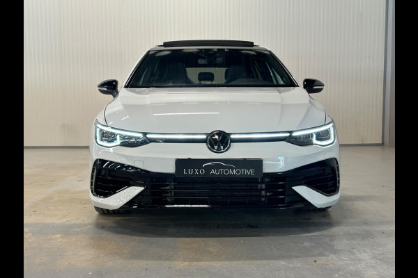 Volkswagen Golf 2.0 TSI R 4Motion | AKRAPOVIC | IQ LIGHTS | HARMAN KARDON | PANO