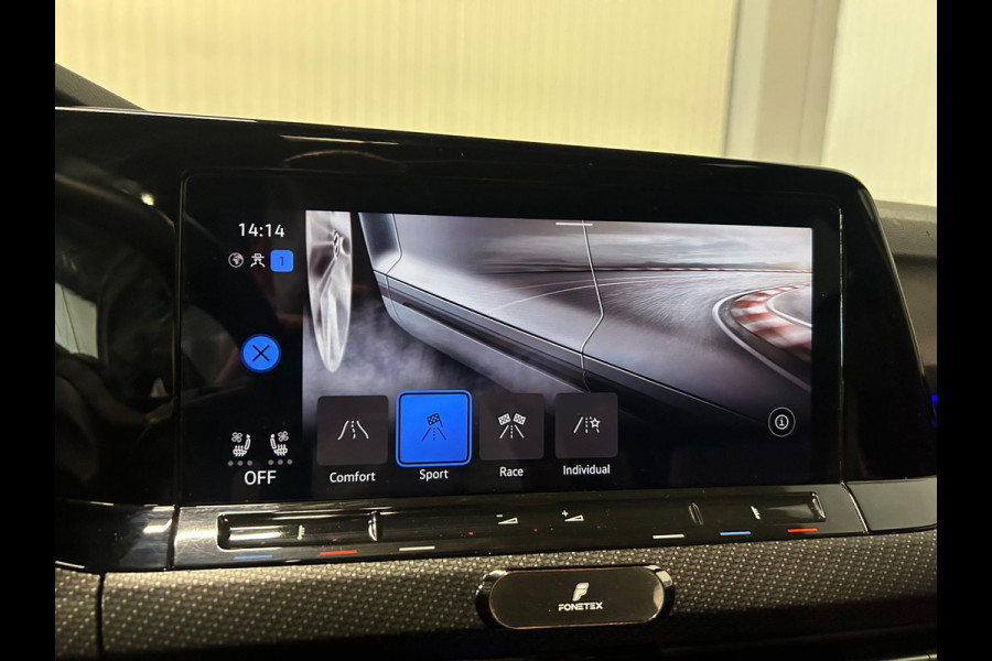 Volkswagen Golf 2.0 TSI R 4Motion | AKRAPOVIC | IQ LIGHTS | HARMAN KARDON | PANO