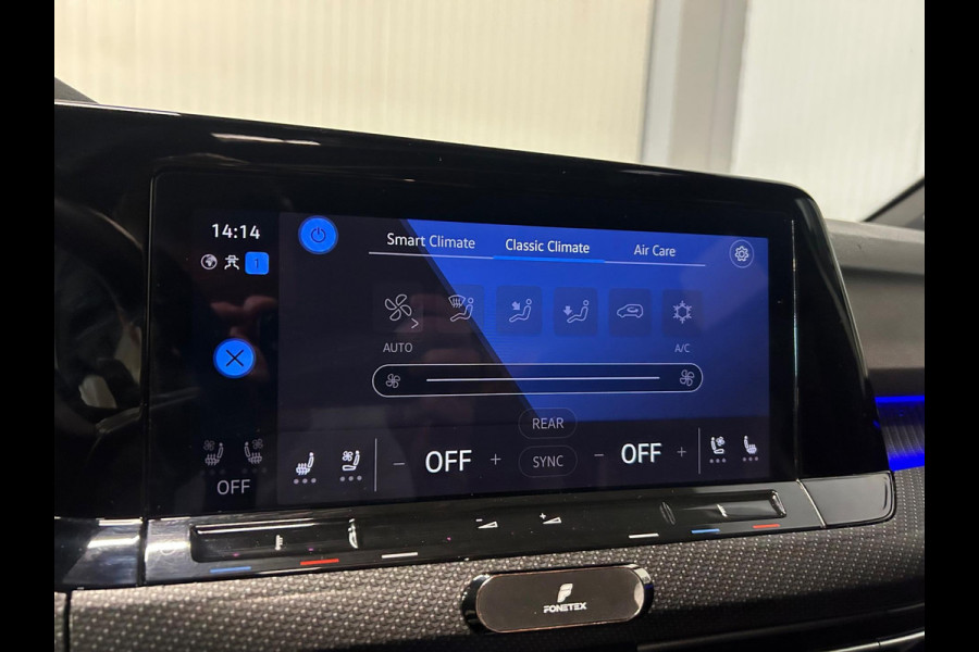Volkswagen Golf 2.0 TSI R 4Motion | AKRAPOVIC | IQ LIGHTS | HARMAN KARDON | PANO