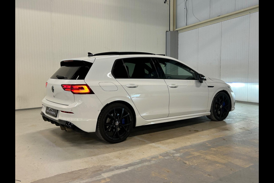 Volkswagen Golf 2.0 TSI R 4Motion | AKRAPOVIC | IQ LIGHTS | HARMAN KARDON | PANO