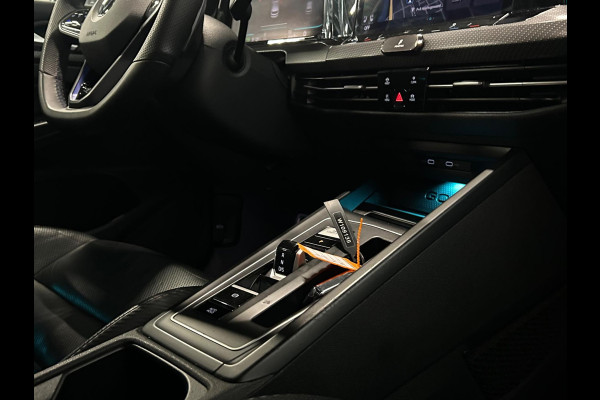 Volkswagen Golf 2.0 TSI R 4Motion | AKRAPOVIC | IQ LIGHTS | HARMAN KARDON | PANO