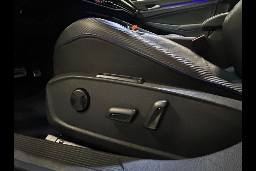 Volkswagen Golf 2.0 TSI R 4Motion | AKRAPOVIC | IQ LIGHTS | HARMAN KARDON | PANO