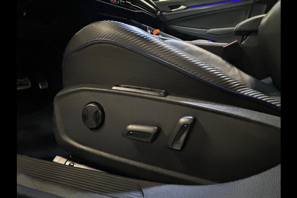Volkswagen Golf 2.0 TSI R 4Motion | AKRAPOVIC | IQ LIGHTS | HARMAN KARDON | PANO