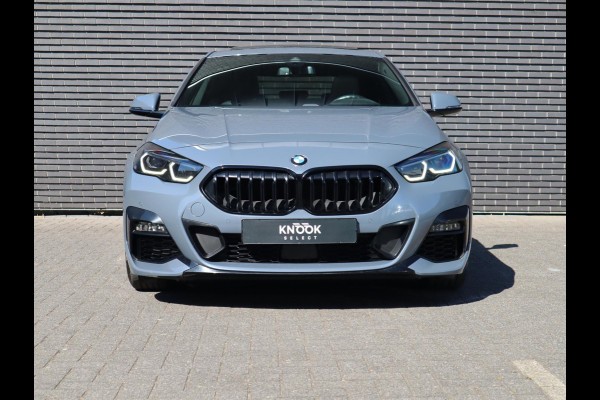 BMW 2 Serie Gran Coupé 220i M Sport High Executive | Panodak | Stuurwiel verwarmd | ambient |