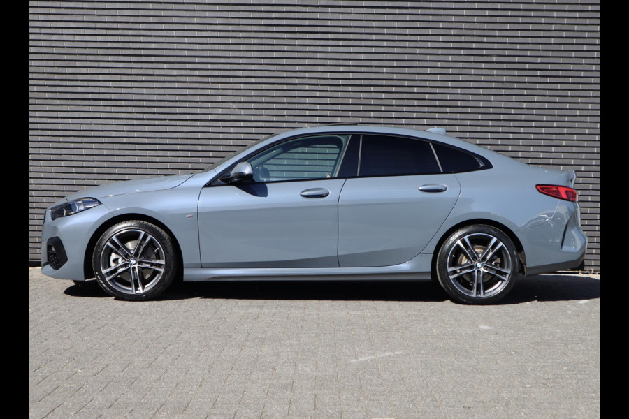 BMW 2 Serie Gran Coupé 220i M Sport High Executive | Panodak | Stuurwiel verwarmd | ambient |