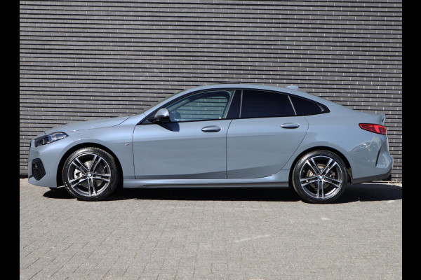 BMW 2 Serie Gran Coupé 220i M Sport High Executive | Panodak | Stuurwiel verwarmd | ambient |