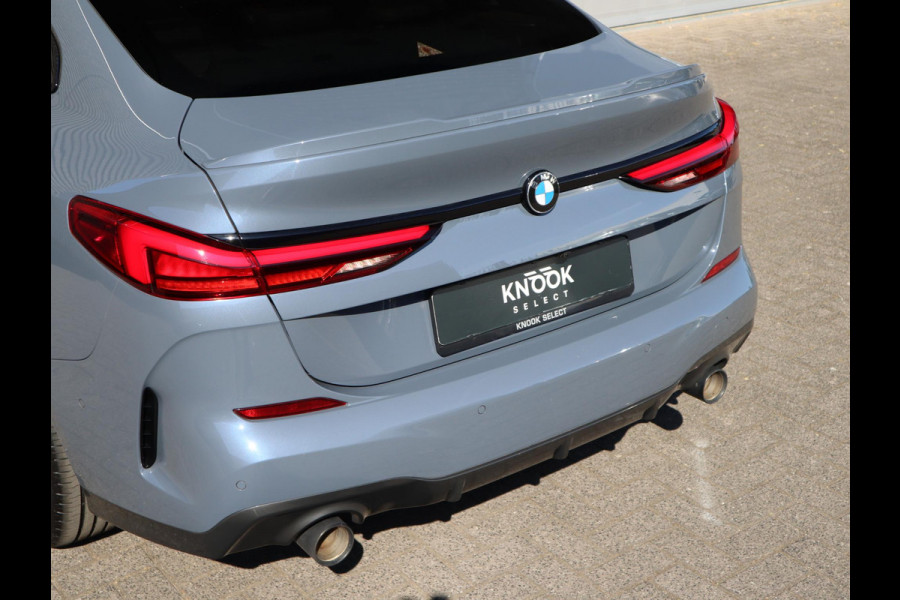 BMW 2 Serie Gran Coupé 220i M Sport High Executive | Panodak | Stuurwiel verwarmd | ambient |