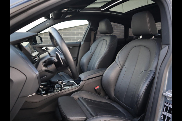 BMW 2 Serie Gran Coupé 220i M Sport High Executive | Panodak | Stuurwiel verwarmd | ambient |
