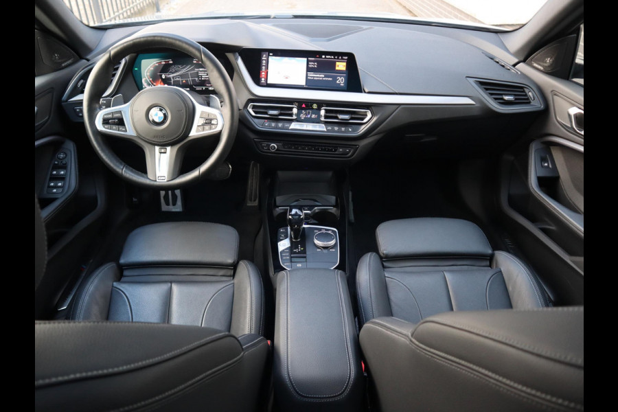 BMW 2 Serie Gran Coupé 220i M Sport High Executive | Panodak | Stuurwiel verwarmd | ambient |