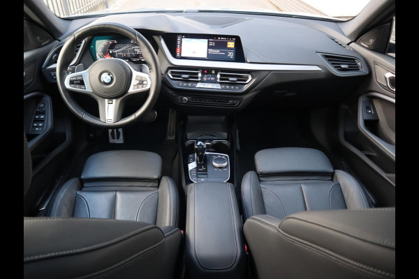BMW 2 Serie Gran Coupé 220i M Sport High Executive | Panodak | Stuurwiel verwarmd | ambient |
