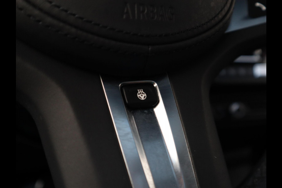 BMW 2 Serie Gran Coupé 220i M Sport High Executive | Panodak | Stuurwiel verwarmd | ambient |