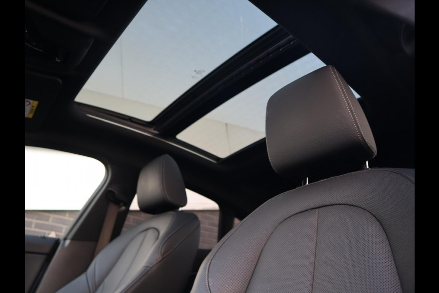 BMW 2 Serie Gran Coupé 220i M Sport High Executive | Panodak | Stuurwiel verwarmd | ambient |