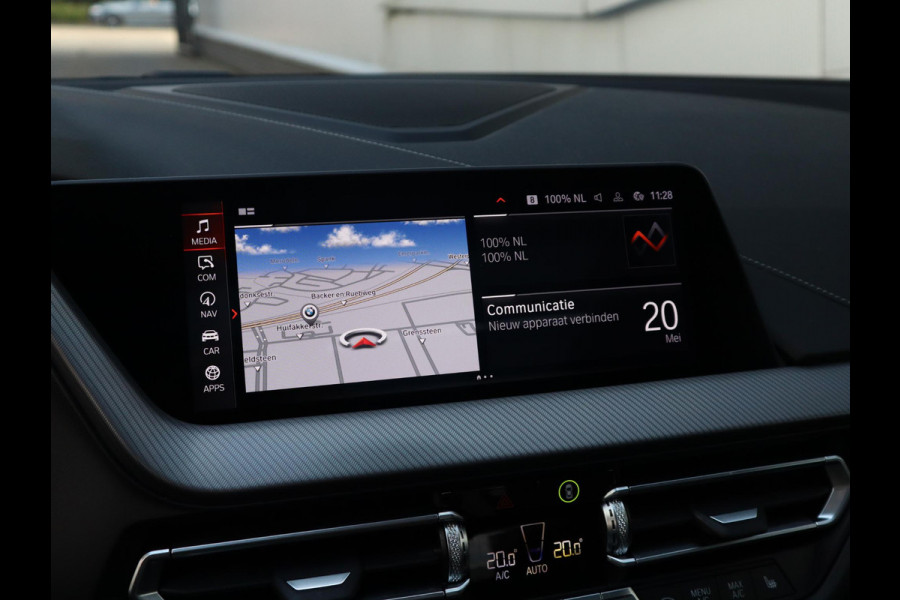 BMW 2 Serie Gran Coupé 220i M Sport High Executive | Panodak | Stuurwiel verwarmd | ambient |