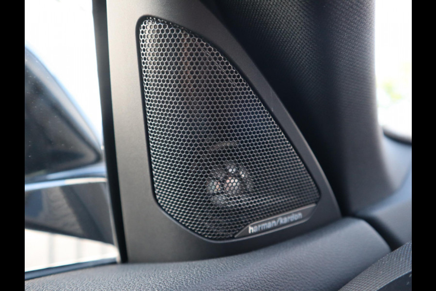 BMW 2 Serie Gran Coupé 220i M Sport High Executive | Panodak | Stuurwiel verwarmd | ambient |
