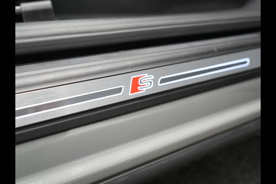 Audi Q5 Sportback 50 TFSI e S Line Plug In Hybrid Dealer O.H PHEV | Trekhaak af Fabriek | Adaptive Cruise | Matrix LED | 20"L.M | Lederen Sportstoelen Verwarmd | Virtual | Keyless |