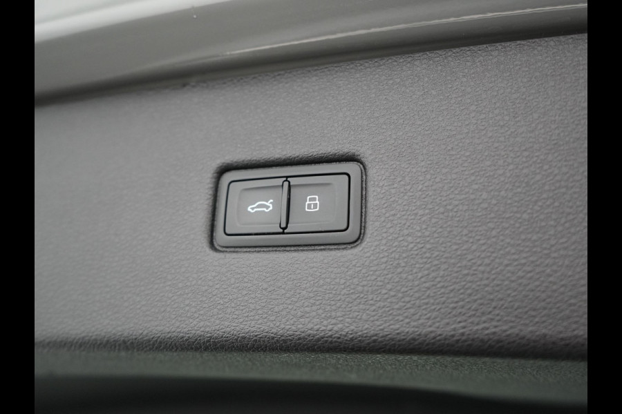 Audi Q5 Sportback 50 TFSI e S Line Plug In Hybrid Dealer O.H PHEV | Trekhaak af Fabriek | Adaptive Cruise | Matrix LED | 20"L.M | Lederen Sportstoelen Verwarmd | Virtual | Keyless |