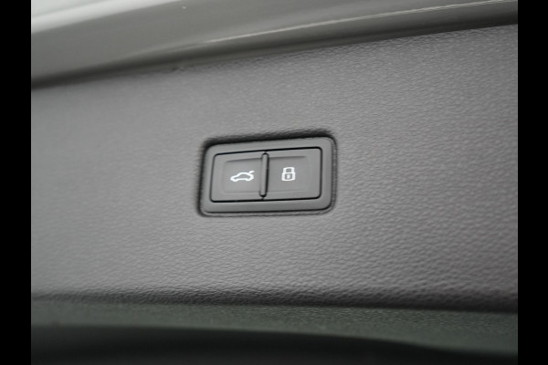 Audi Q5 Sportback 50 TFSI e S Line Plug In Hybrid Dealer O.H PHEV | Trekhaak af Fabriek | Adaptive Cruise | Matrix LED | 20"L.M | Lederen Sportstoelen Verwarmd | Virtual | Keyless |