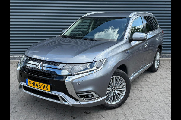 Mitsubishi Outlander 2.4 Intense Plug in Hybrid 225pk PHEV | Trekhaak Afneembaar | Carplay | Parkeersensoren | Stoelverwarming | Camera | Cruise Control | Climate Control | DAB |