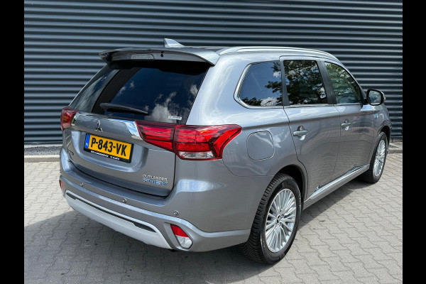 Mitsubishi Outlander 2.4 Intense Plug in Hybrid 225pk PHEV | Trekhaak Afneembaar | Carplay | Parkeersensoren | Stoelverwarming | Camera | Cruise Control | Climate Control | DAB |