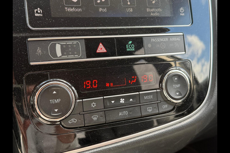 Mitsubishi Outlander 2.4 Intense Plug in Hybrid 225pk PHEV | Trekhaak Afneembaar | Carplay | Parkeersensoren | Stoelverwarming | Camera | Cruise Control | Climate Control | DAB |