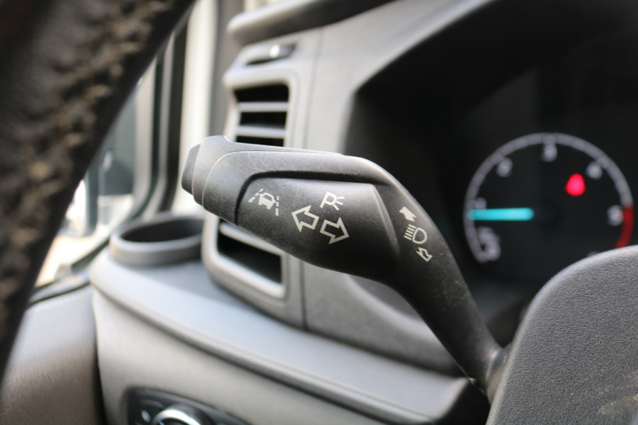 Ford Transit Custom 2.0 TDci 130pk L2 H1 Airco 2.8T Trekhaak
