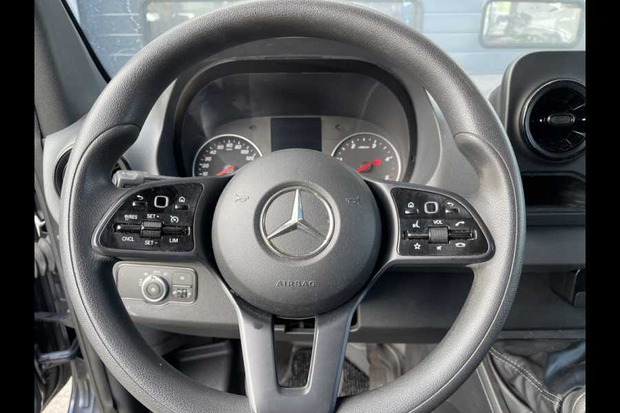 Mercedes-Benz Sprinter 516 2.2 CDI L2H2 dubbellucht / vaste prijs rijklaar € 26.950 ex btw / lease vanaf € / euro 6 / bpm vrij / tegen een meerprijs kunnen wij een trekhaak 3500 kg monteren !