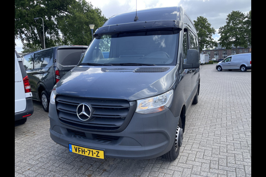 Mercedes-Benz Sprinter 516 2.2 CDI L2H2 dubbellucht / vaste prijs rijklaar € 26.950 ex btw / lease vanaf € / euro 6 / bpm vrij / tegen een meerprijs kunnen wij een trekhaak 3500 kg monteren !