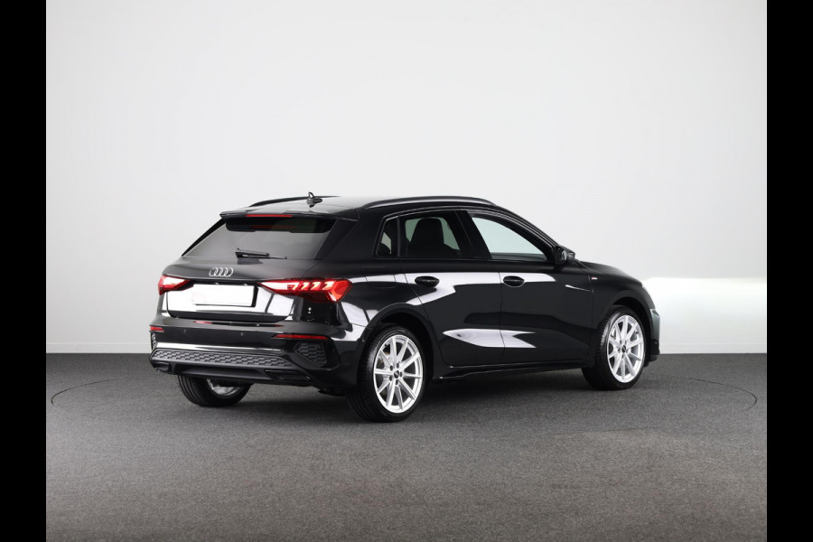 Audi A3 Sportback 40 TFSI e S edition 204 pk S-tronic | Verlengde garantie | Navigatie | Trekhaak (afneembaar) | Parkeersensoren (Park assist) | Adaptieve cruise control | Stoelverwarming | S-line |