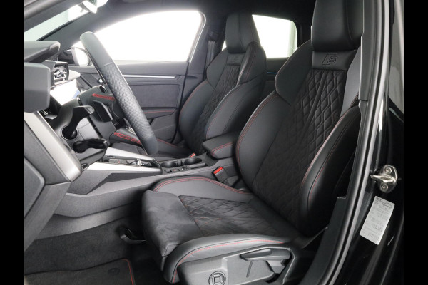 Audi A3 Sportback 40 TFSI e S edition 204 pk S-tronic | Verlengde garantie | Navigatie | Trekhaak (afneembaar) | Parkeersensoren (Park assist) | Adaptieve cruise control | Stoelverwarming | S-line |